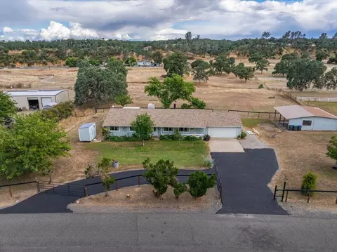 View/Area - 18805 Drake Rd, Red Bluff, CA 96080 photo 5 of 12