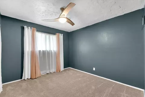 Bedroom - 18805 Drake Rd, Red Bluff, CA 96080 photo 4 of 7