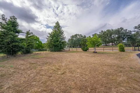 Exterior - 18805 Drake Rd, Red Bluff, CA 96080 photo 17 of 21