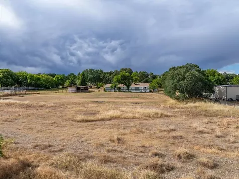 Exterior - 18805 Drake Rd, Red Bluff, CA 96080 photo 16 of 21