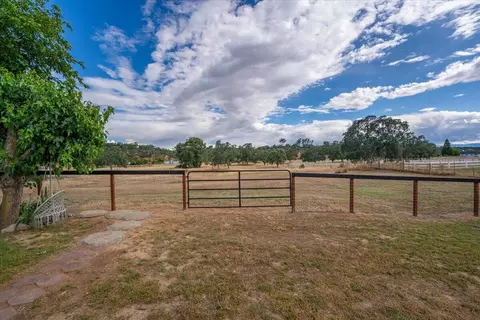 Exterior - 18805 Drake Rd, Red Bluff, CA 96080 photo 20 of 21