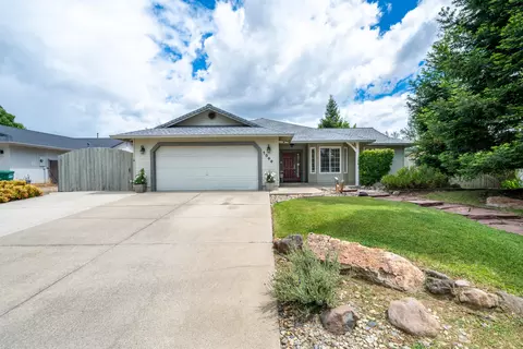 1044 Riviera Dr, Redding, CA 96001