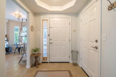 Entry Way - 1044 Riviera Dr, Redding, CA 96001 photo 1 of 2