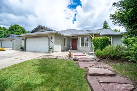 Exterior - 1044 Riviera Dr, Redding, CA 96001 photo 1 of 16