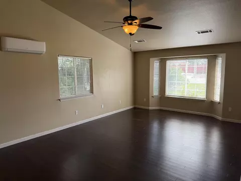 Living - 870 Rincon Way, Redding, CA 96003 photo 1 of 2
