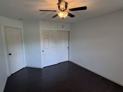 Bedroom - 870 Rincon Way, Redding, CA 96003 photo 2 of 3