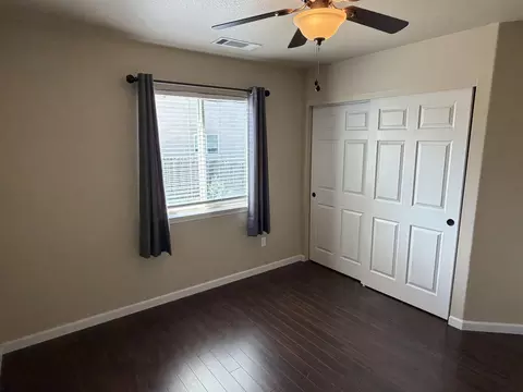 Bedroom - 870 Rincon Way, Redding, CA 96003 photo 3 of 3