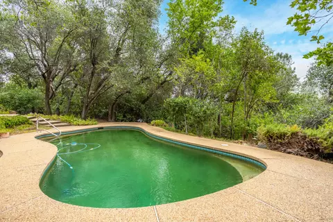 Exterior - 3175 Pinehaven Dr, Redding, CA 96003 photo 6 of 6