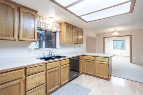 Kitchen - 3175 Pinehaven Dr, Redding, CA 96003 photo 1 of 2