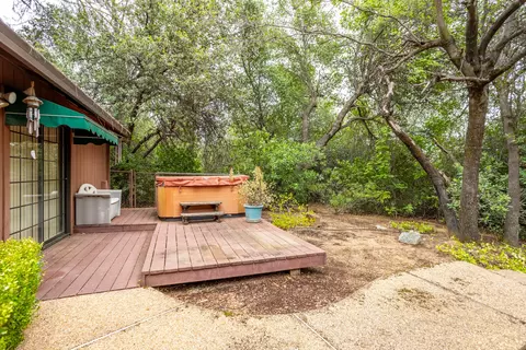 Exterior - 3175 Pinehaven Dr, Redding, CA 96003 photo 4 of 6