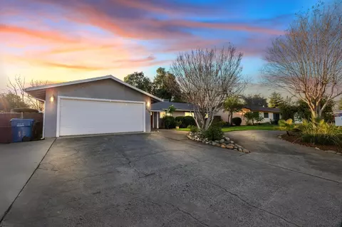 Exterior - 4218 Jane St, Redding, CA 96002 photo 11 of 12