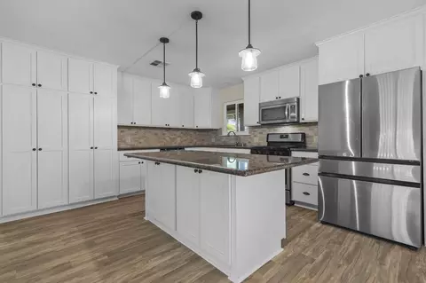 Kitchen - 4218 Jane St, Redding, CA 96002 photo 1 of 2