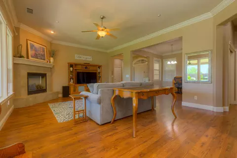 Living - 1935 Tarmac Rd, Redding, CA 96003 photo 3 of 6
