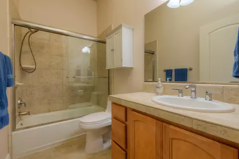 Bath - 1935 Tarmac Rd, Redding, CA 96003 photo 5 of 5