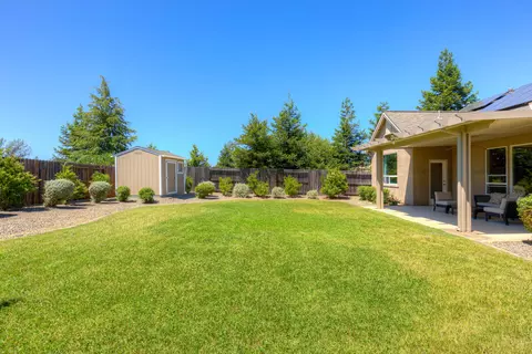 Exterior - 1935 Tarmac Rd, Redding, CA 96003 photo 7 of 10