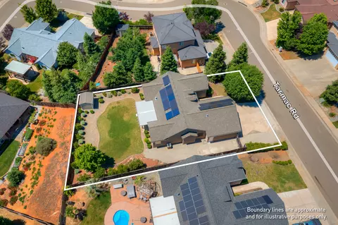 View/Area - 1935 Tarmac Rd, Redding, CA 96003 photo 2 of 9
