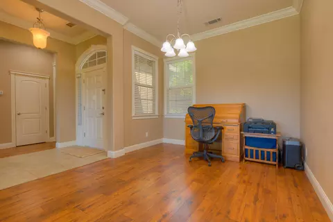 Living - 1935 Tarmac Rd, Redding, CA 96003 photo 6 of 6