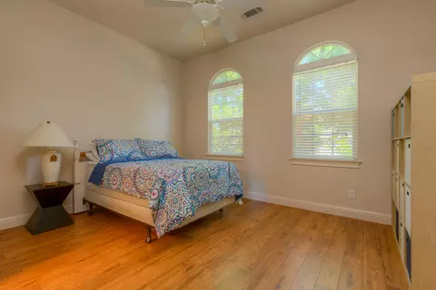 Bedroom - 1935 Tarmac Rd, Redding, CA 96003 photo 3 of 4