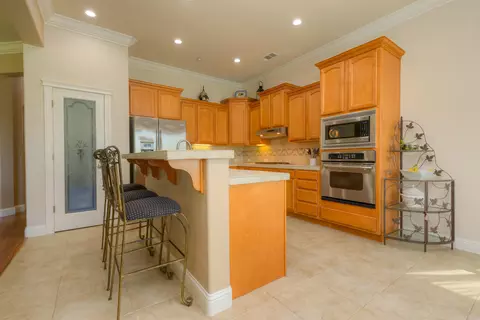 Kitchen - 1935 Tarmac Rd, Redding, CA 96003 photo 2 of 7