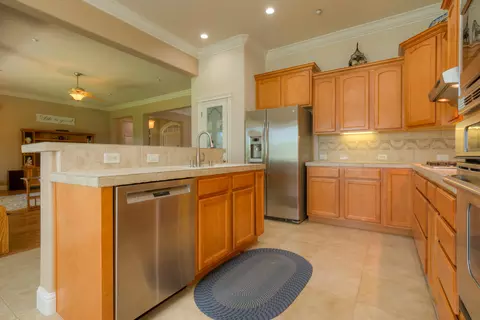 Kitchen - 1935 Tarmac Rd, Redding, CA 96003 photo 5 of 7
