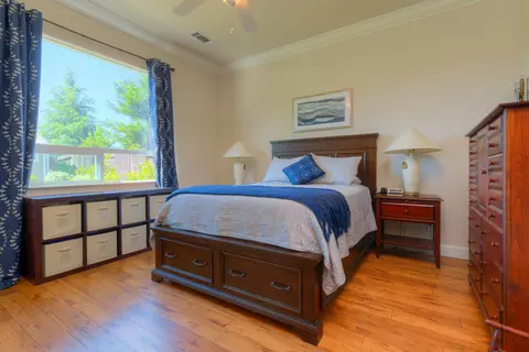 Bedroom - 1935 Tarmac Rd, Redding, CA 96003 photo 1 of 4