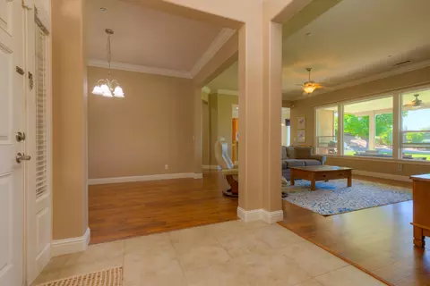 Entry Way - 1935 Tarmac Rd, Redding, CA 96003 photo 2 of 4