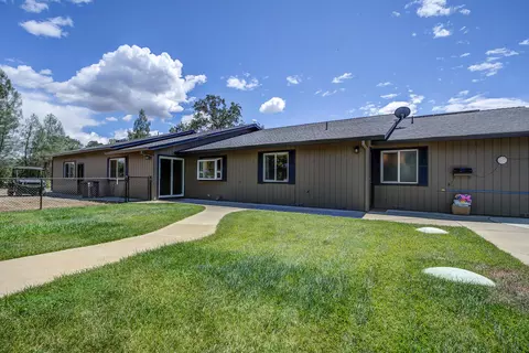 Exterior - 17536 Oly Way, Anderson, CA 96007 photo 8 of 15