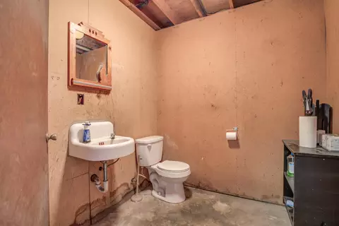 Bath - 17536 Oly Way, Anderson, CA 96007 photo 4 of 4
