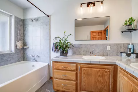 Bath - 17536 Oly Way, Anderson, CA 96007 photo 3 of 4