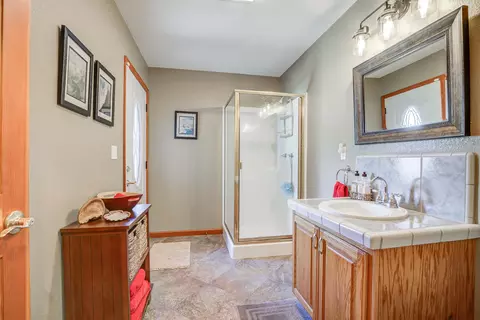 Bath - 17536 Oly Way, Anderson, CA 96007 photo 1 of 4