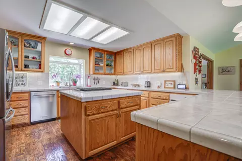 Kitchen - 17536 Oly Way, Anderson, CA 96007 photo 2 of 3