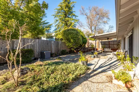 484 Dominica Ct, Redding, CA 96003 photo 31