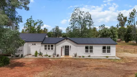 7128 Happy Valley Rd, Anderson, CA 96007