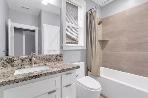 Bath - 3164 Harlan Dr, Redding, CA 96003 photo 9 of 9