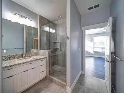 Bath - 3164 Harlan Dr, Redding, CA 96003 photo 1 of 9