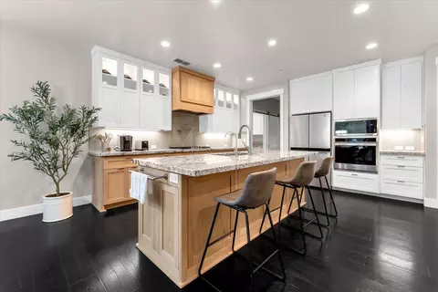 Kitchen - 3164 Harlan Dr, Redding, CA 96003 photo 9 of 10