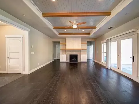 Living - 3164 Harlan Dr, Redding, CA 96003 photo 2 of 3