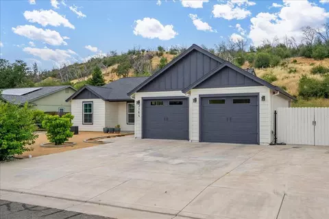Exterior - 3164 Harlan Dr, Redding, CA 96003 photo 2 of 24