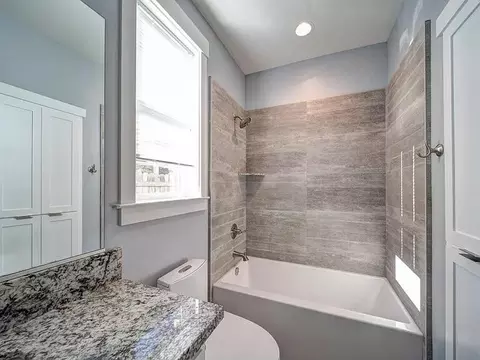 Bath - 3164 Harlan Dr, Redding, CA 96003 photo 4 of 9