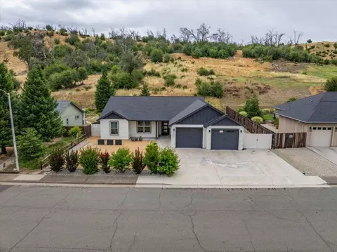 Exterior - 3164 Harlan Dr, Redding, CA 96003 photo 17 of 24