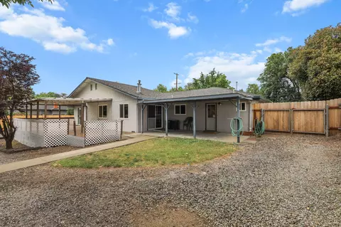 Exterior - 77 Wilshire Dr, Redding, CA 96002 photo 12 of 14