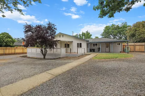 Exterior - 77 Wilshire Dr, Redding, CA 96002 photo 11 of 14