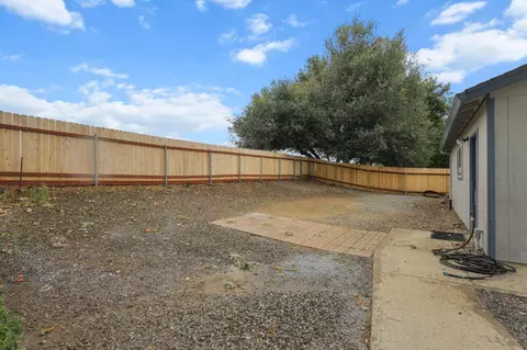 Exterior - 77 Wilshire Dr, Redding, CA 96002 photo 9 of 14