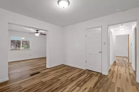 Living - 77 Wilshire Dr, Redding, CA 96002 photo 4 of 9