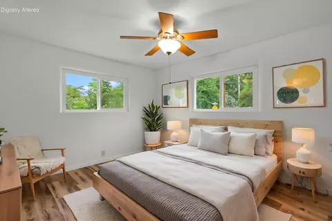 Bedroom - 77 Wilshire Dr, Redding, CA 96002 photo 2 of 3