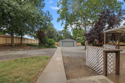 Exterior - 77 Wilshire Dr, Redding, CA 96002 photo 6 of 14