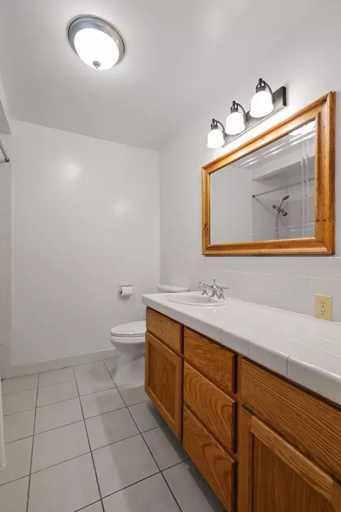 Bath - 77 Wilshire Dr, Redding, CA 96002 photo 1 of 7