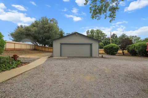 Exterior - 77 Wilshire Dr, Redding, CA 96002 photo 7 of 14