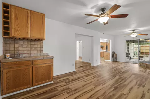 Living - 77 Wilshire Dr, Redding, CA 96002 photo 9 of 9