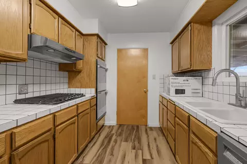 Kitchen - 77 Wilshire Dr, Redding, CA 96002 photo 2 of 2